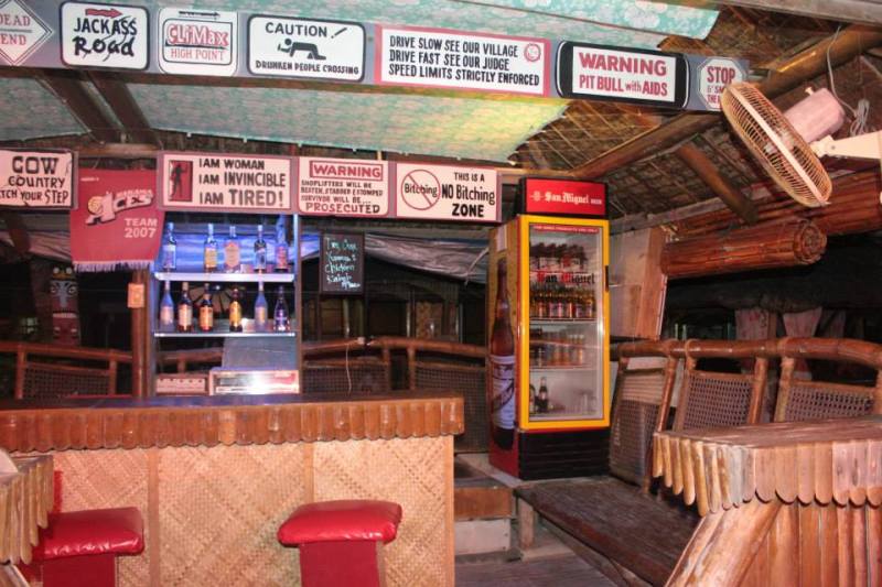 551276_717894068225856_758288994_n