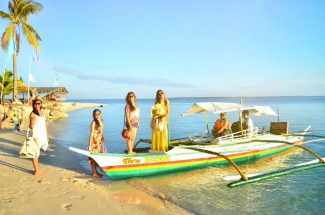 554171_10151864479659148_375865192_n